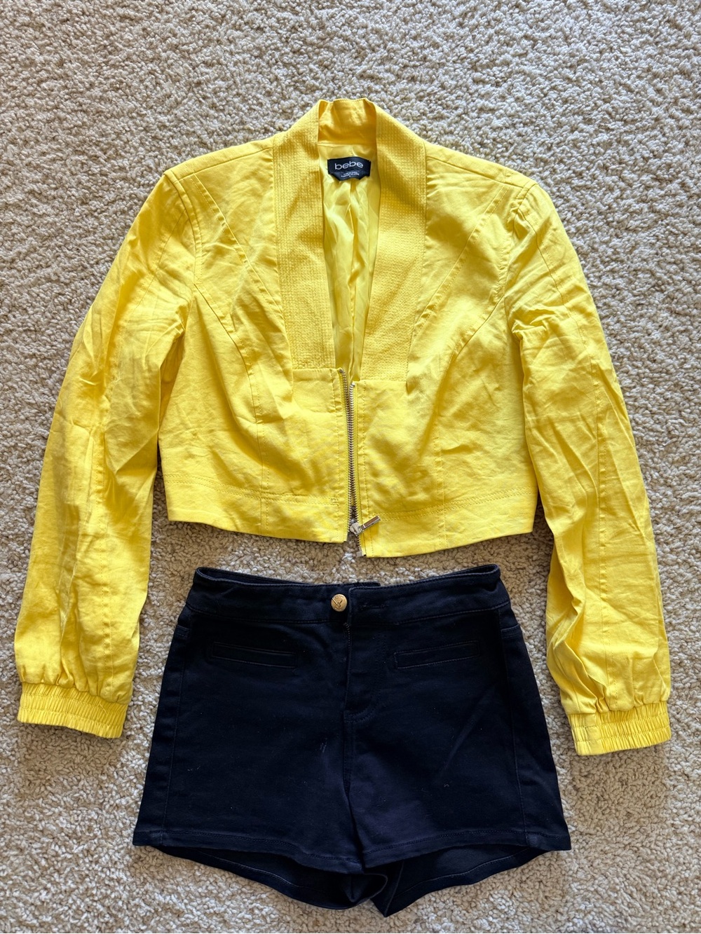 Bebe Yellow Crop Jacket & Black Shorts Set Women’s Size 6 / 24